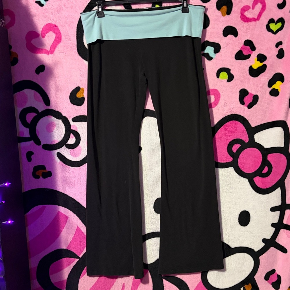 Victoria’s Secret fold over yoga pants - Picture 3 of 7